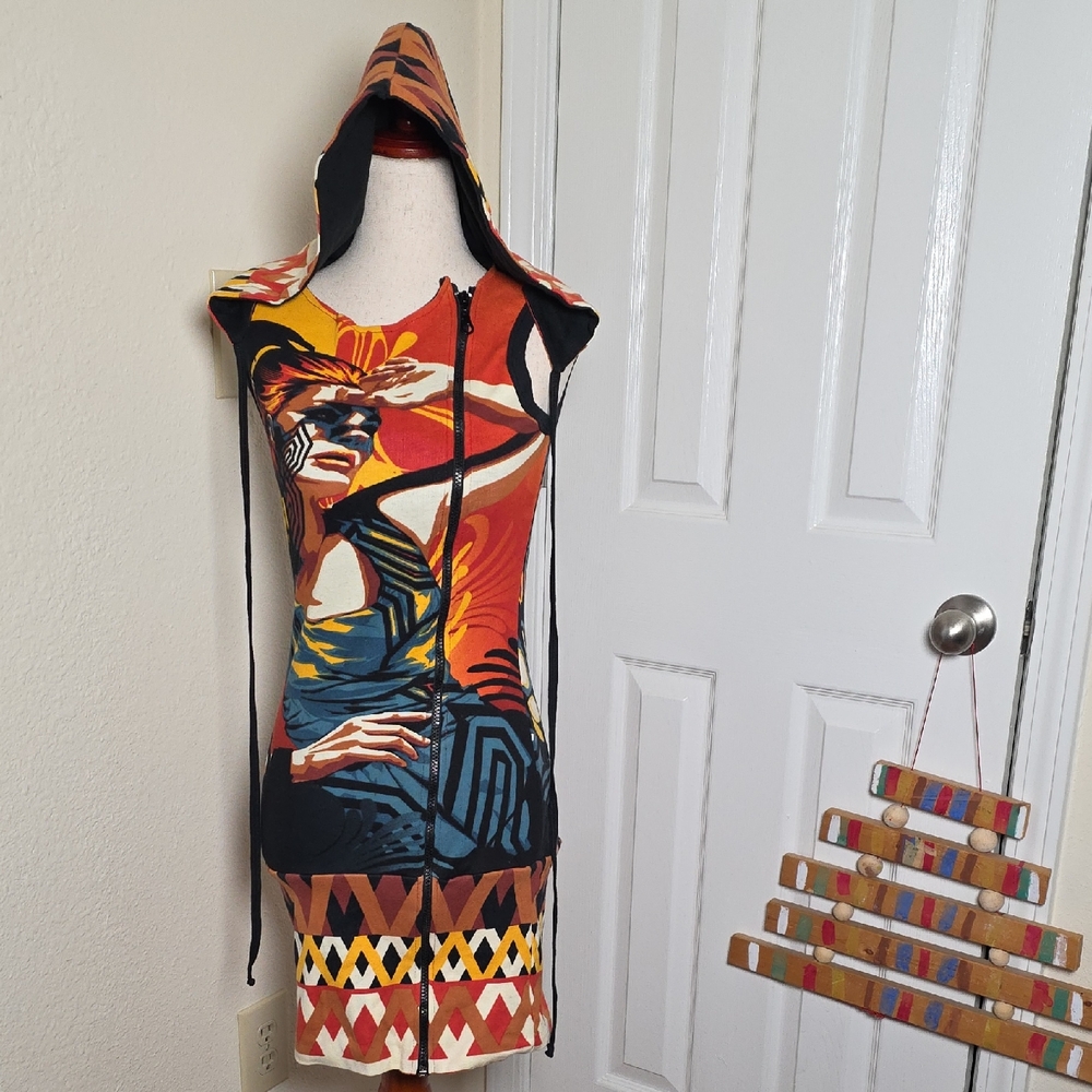 NWOT Y2k Hayes by Custo Barcelona Colorful Graphic Hooded Dress Asymmetrical Zip
